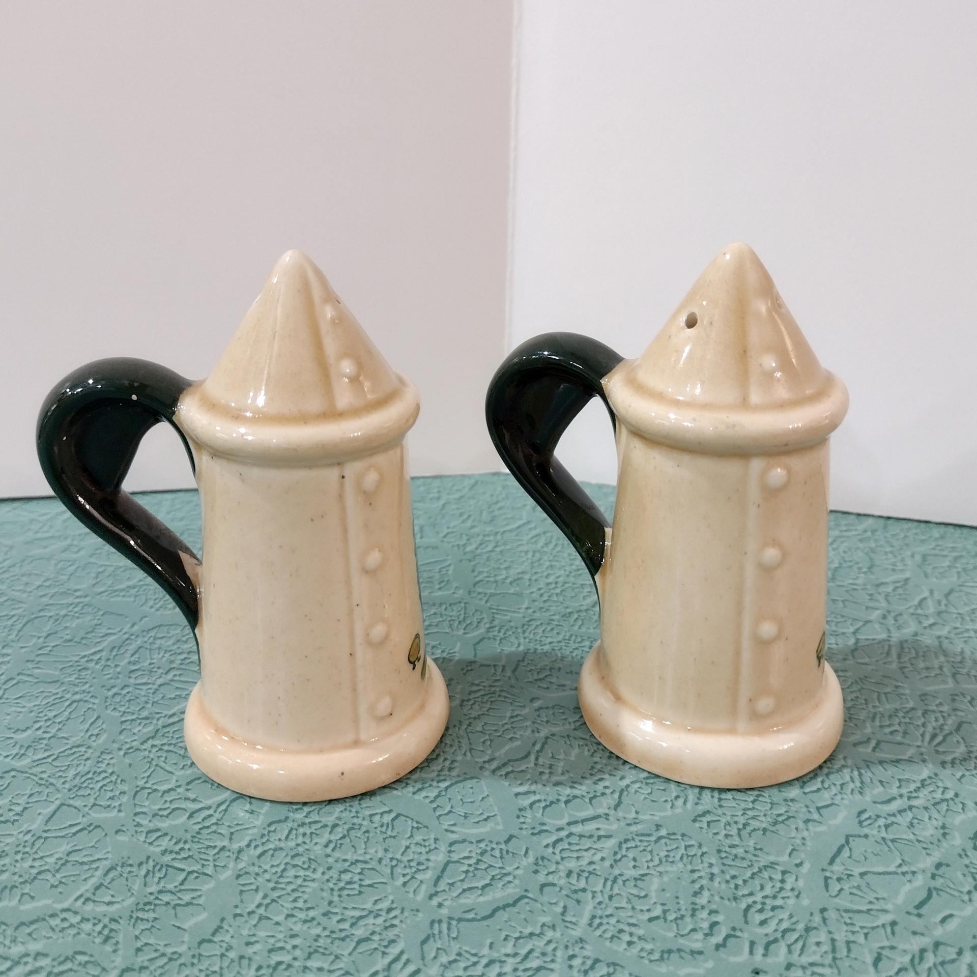 Vintage Homestead Provincial Metlox-Poppytrail-Vernon Ceramic Salt and Pepper Shakers Set, Country Farmhouse Chicken Hen Rooster Shaker Set