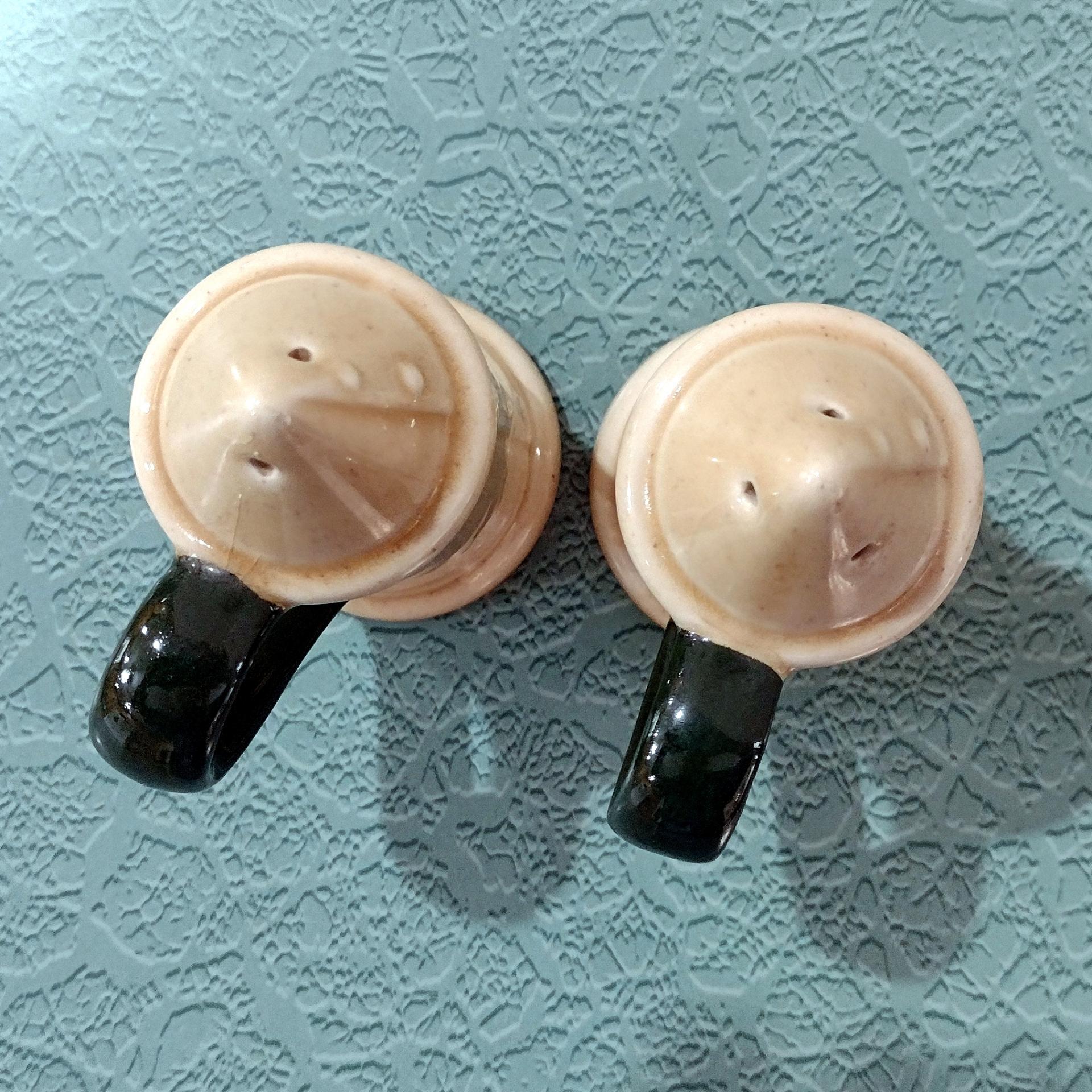 Vintage Homestead Provincial Metlox-Poppytrail-Vernon Ceramic Salt and Pepper Shakers Set, Country Farmhouse Chicken Hen Rooster Shaker Set