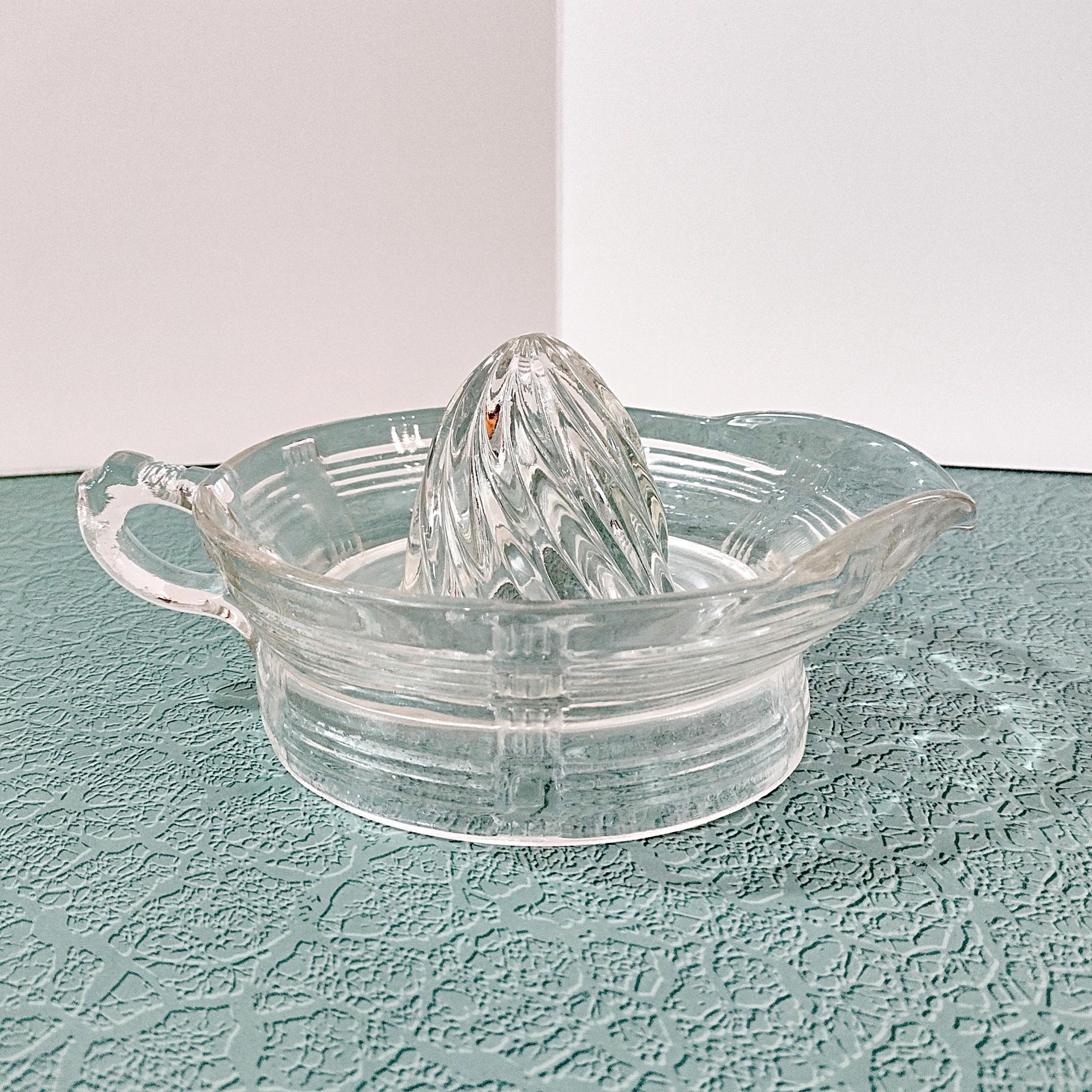 Vintage Hazel Atlas Crisscross Clear Juicer Reamer, Large Citrus Fruit Juicer