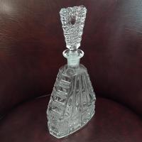 Vintage Clear Glass Whiskey Decanter with Stopper, Triangular Shaped Liquor Decanter Bottle