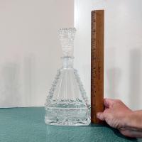 Vintage Clear Glass Whiskey Decanter with Stopper, Triangular Shaped Liquor Decanter Bottle