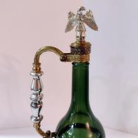 Vintage Wine Bottle Decanter with Handle and Eagle Cork Stopper, Wine Bottle Holder