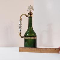 Vintage Wine Bottle Decanter with Handle and Eagle Cork Stopper, Wine Bottle Holder