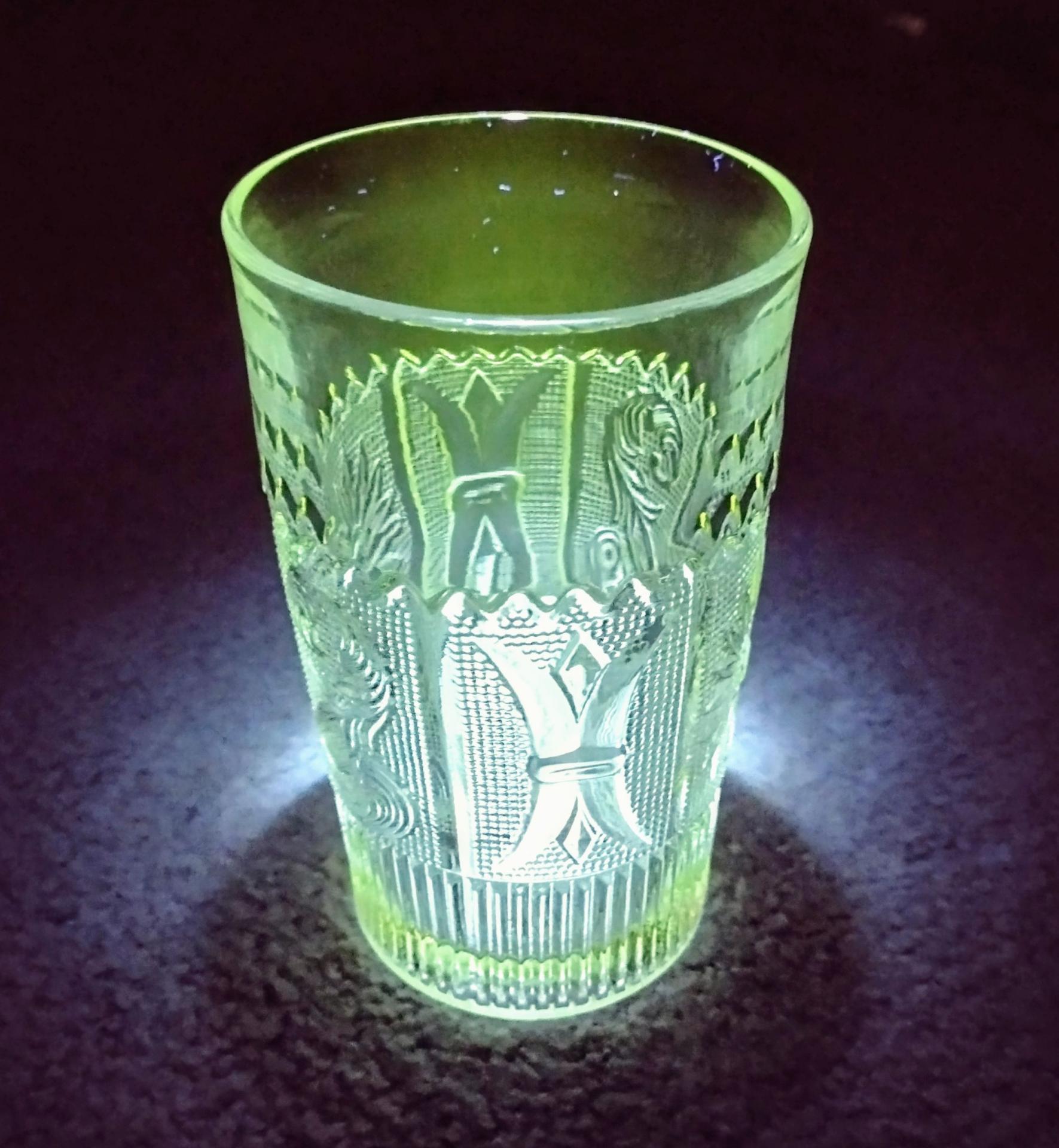 Vintage Westmoreland Princess Feather Clear 9 Ounce Flat Tumblers, Set of Three, EAPG Drinking Glasses, Manganese Glass, UV Reactive Glass