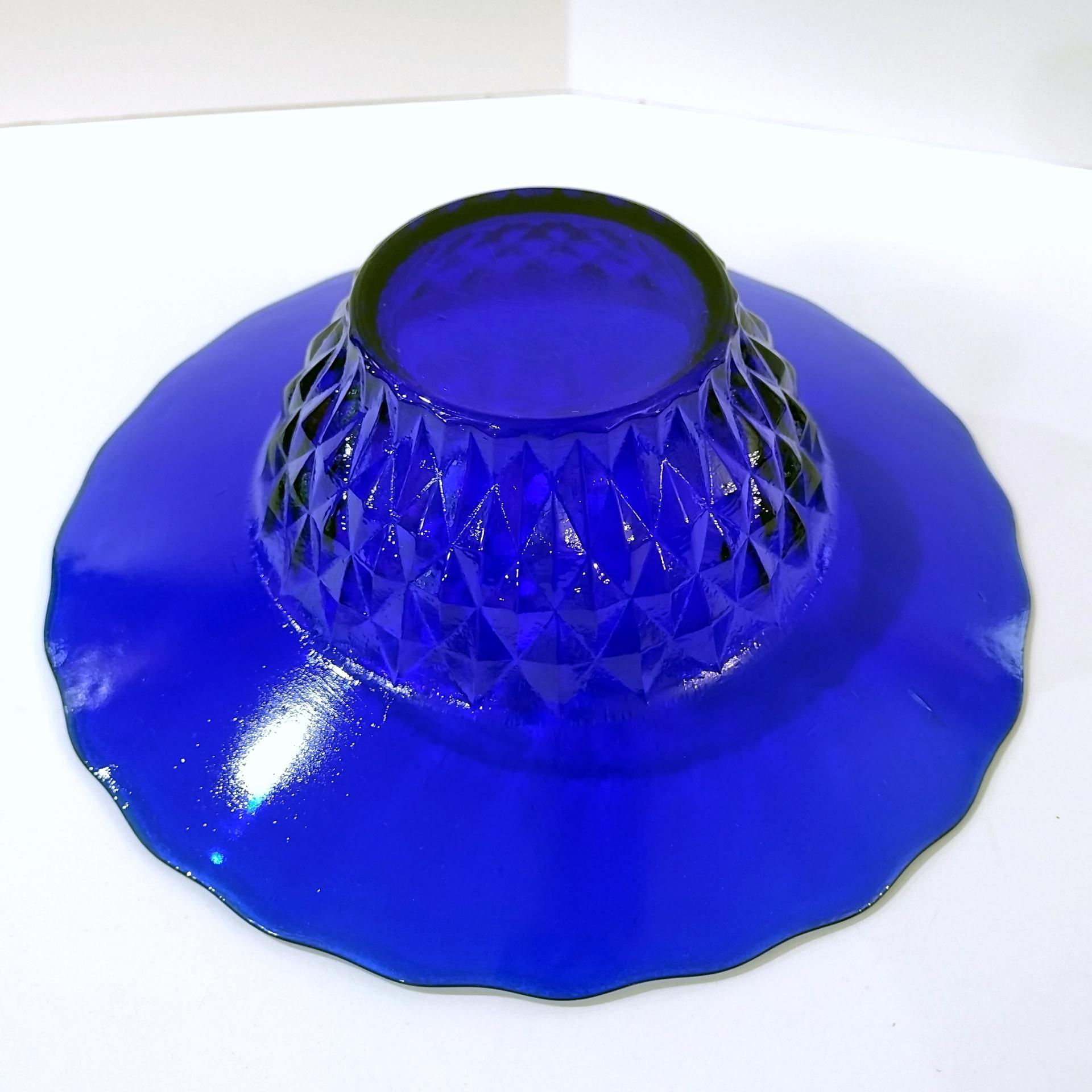 Vintage Cobalt Blue Diamond Point Decorative Glass Centerpiece Fruit Serving Bowl