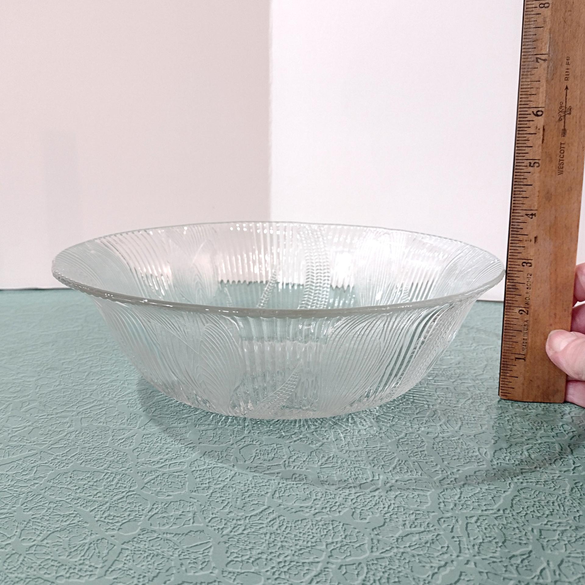 Vintage Arcoroc Canterbury Crocus 9" Salad Serving Bowl, Clear Glass Fruit Bowl