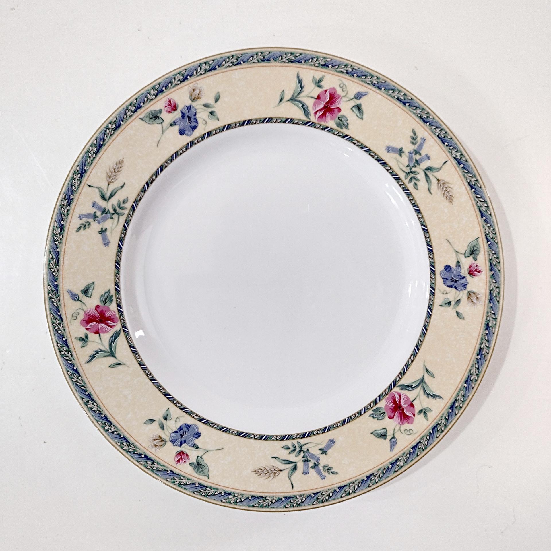 Vintage Mikasa Castle Berry Salad Dessert Appetizer Plates, Set of 2