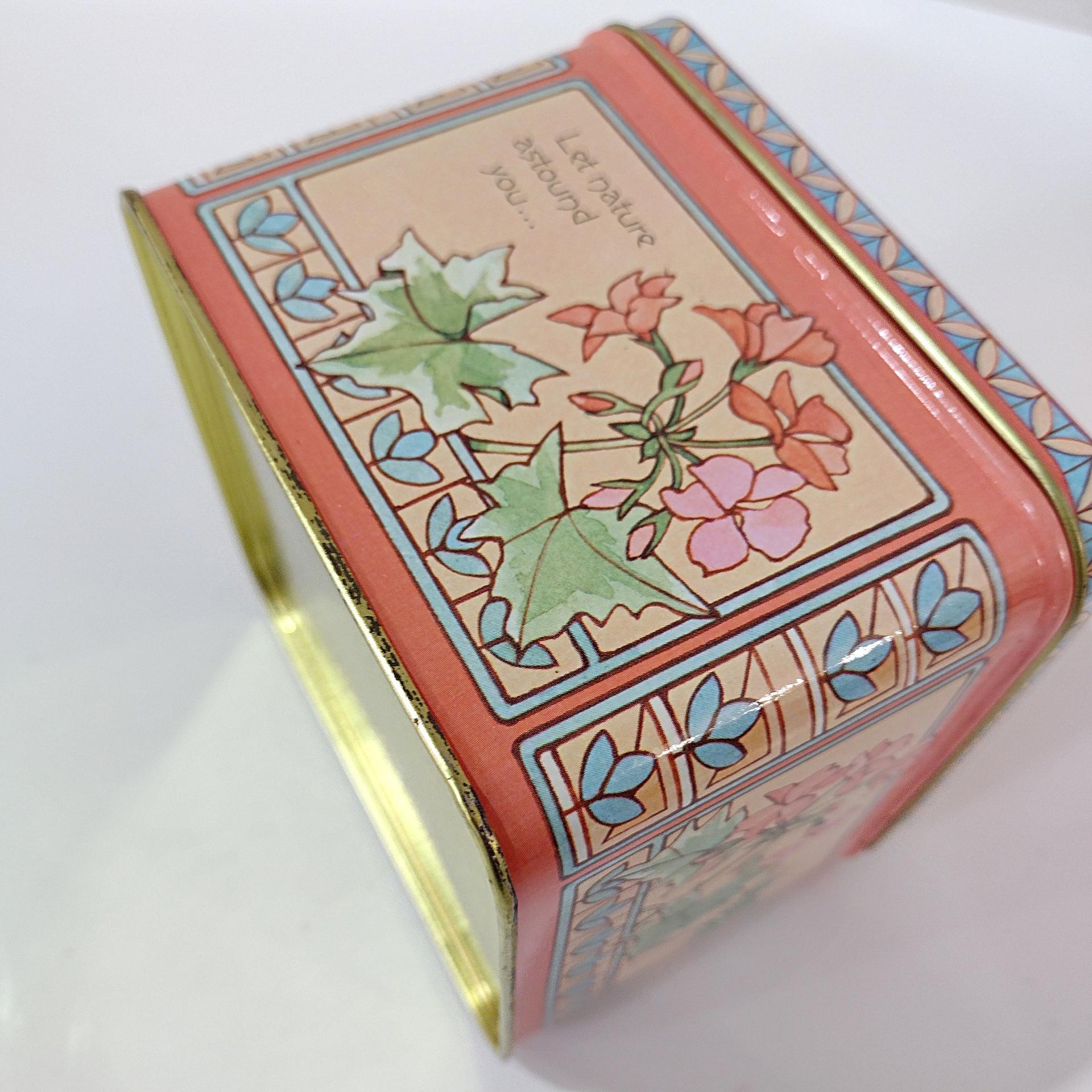 Vintage 1977 Hallmark Kitten Cat and Flowers Square Metal Storage Tin, Cat Treat Container