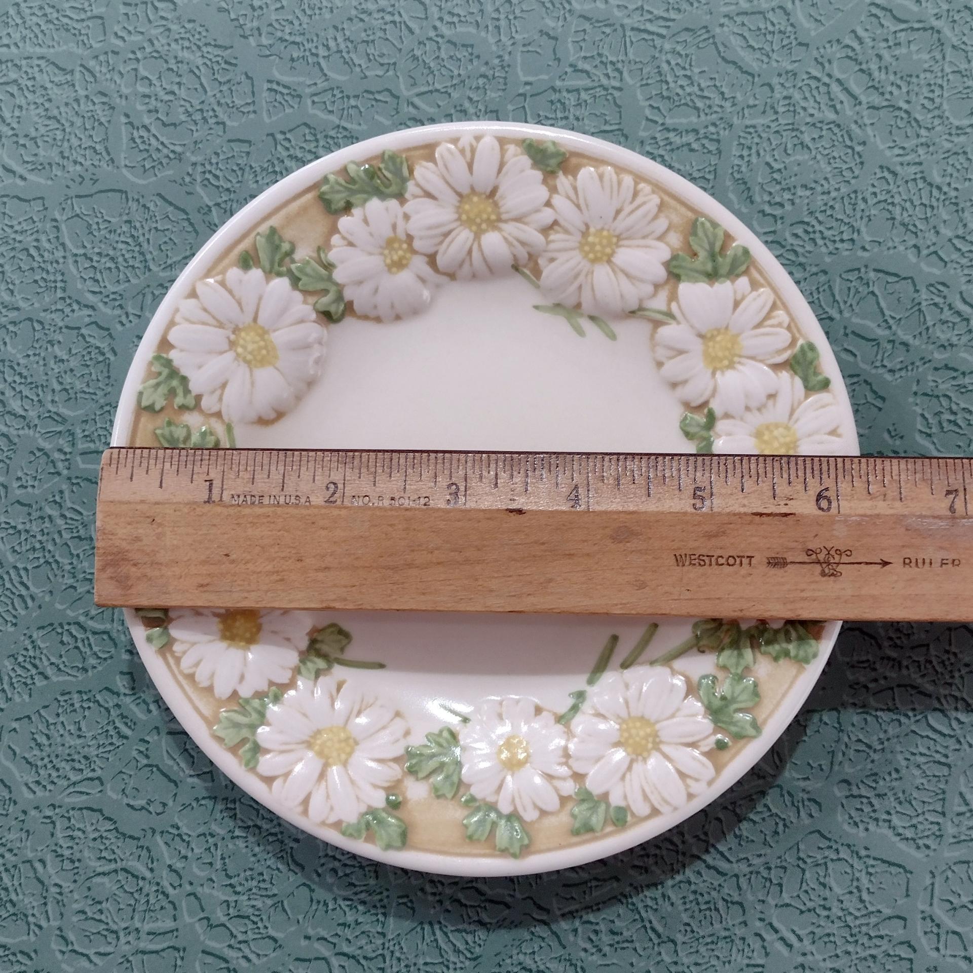 Vintage Sculptured Daisy Metlox Poppy Trail Plates, Set of Three