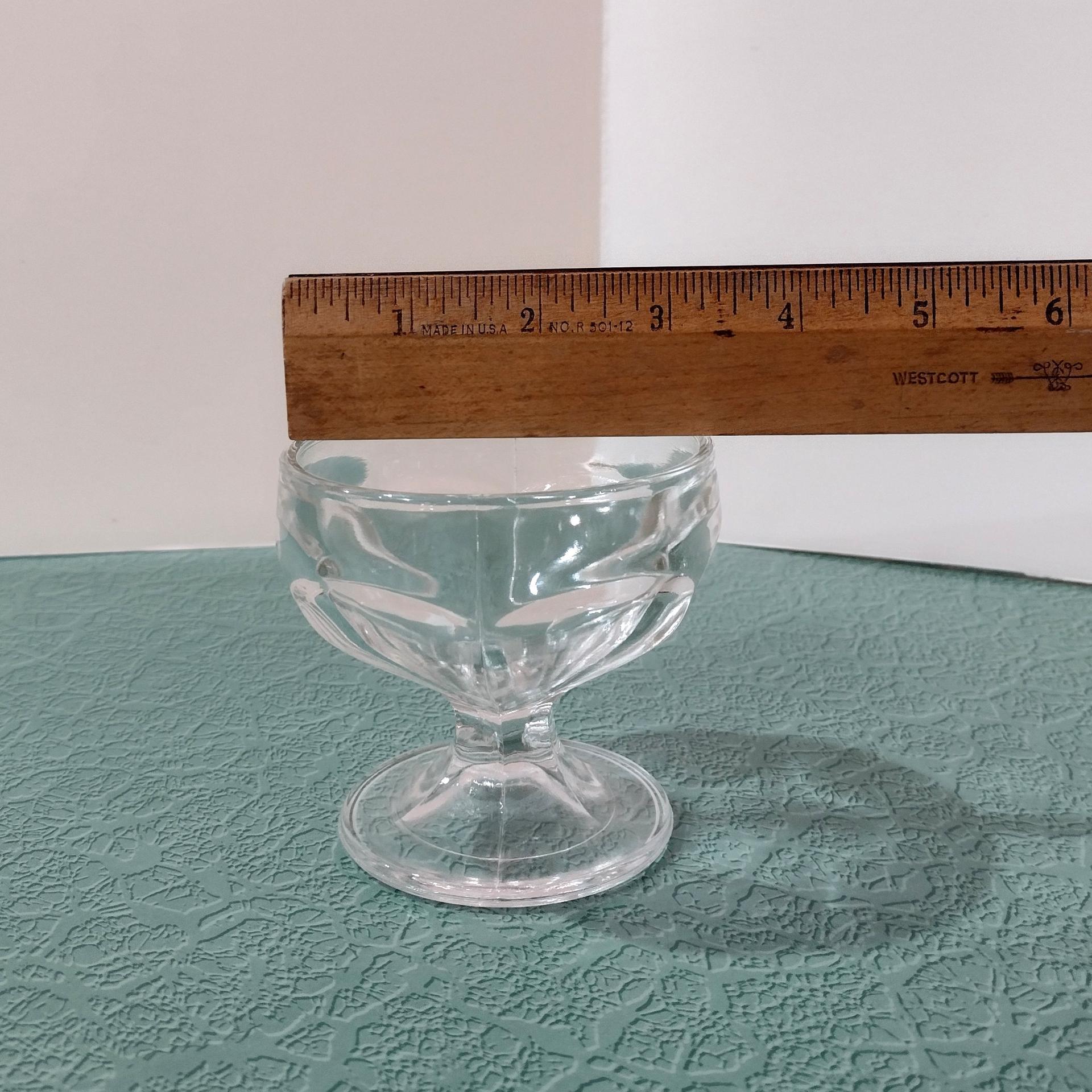 Vintage Federal Glass Footed Dessert Coupes, Set of 4, Pressed Glass Ice Cream Bowls Dishes, FEG15 Pattern