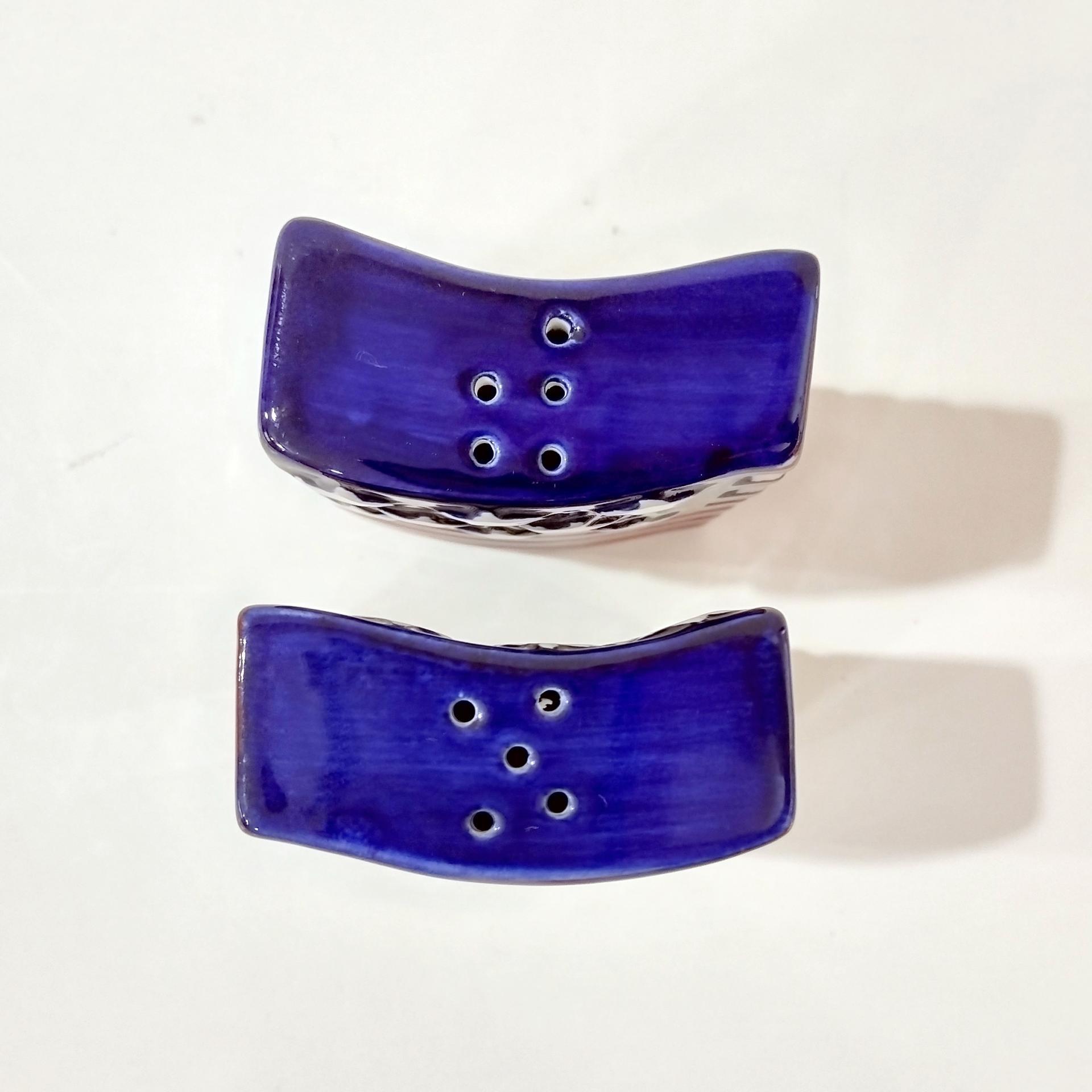 Vintage US Flag Salt and Pepper Shaker Set, Stars and Stripes Salt and Pepper Shakers