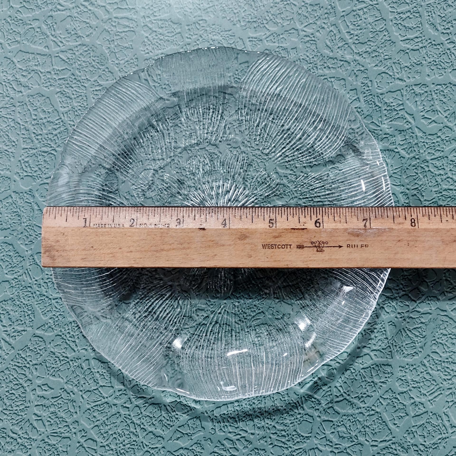 Vintage Arcoroc Fleur 7 1/2 Inch Luncheon Salad Plates, Set of 4