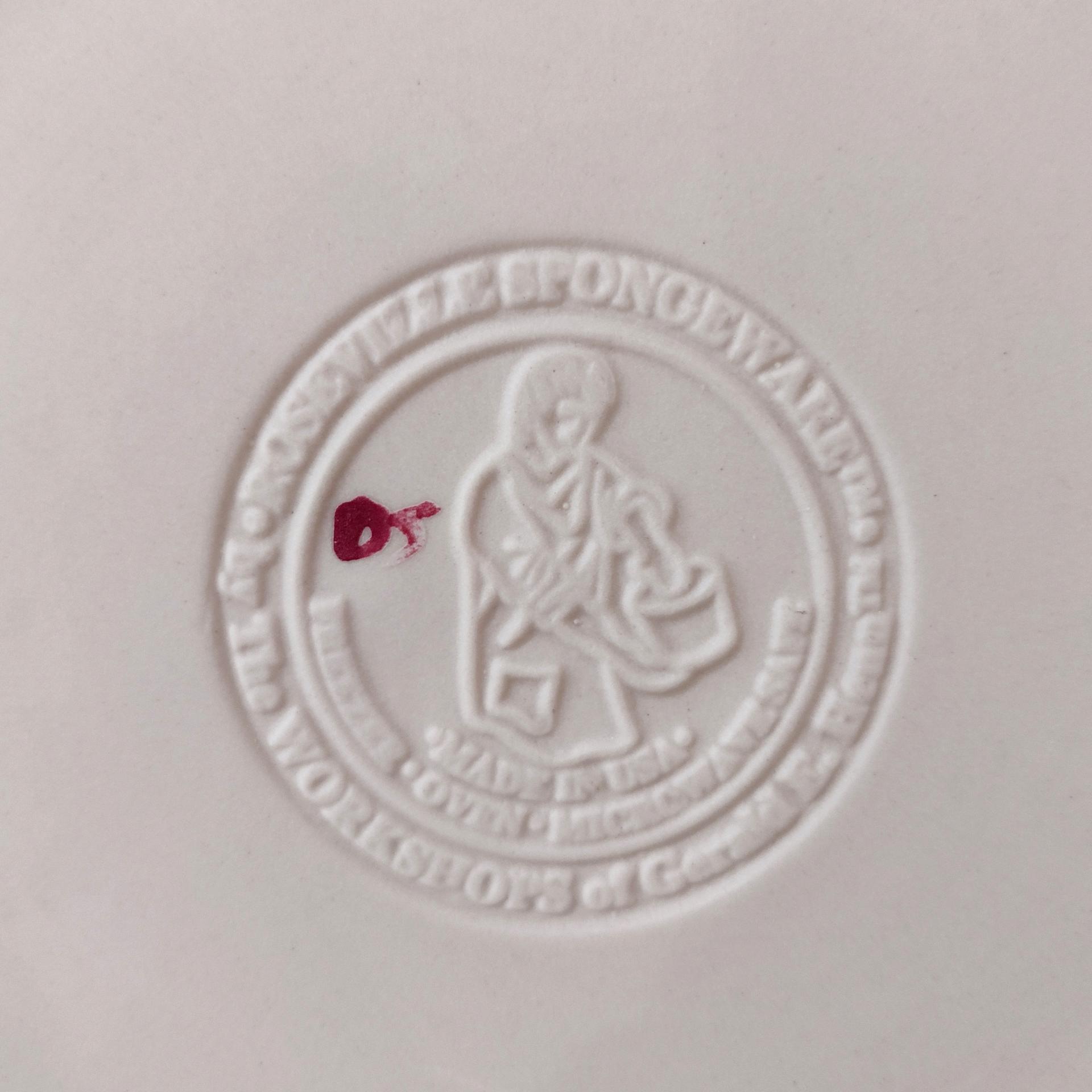 Vintage Rose Red Spongeware Snowman Holiday Christmas Ceramic Dinner Plate, Workshops of Gerald E Henn Pottery