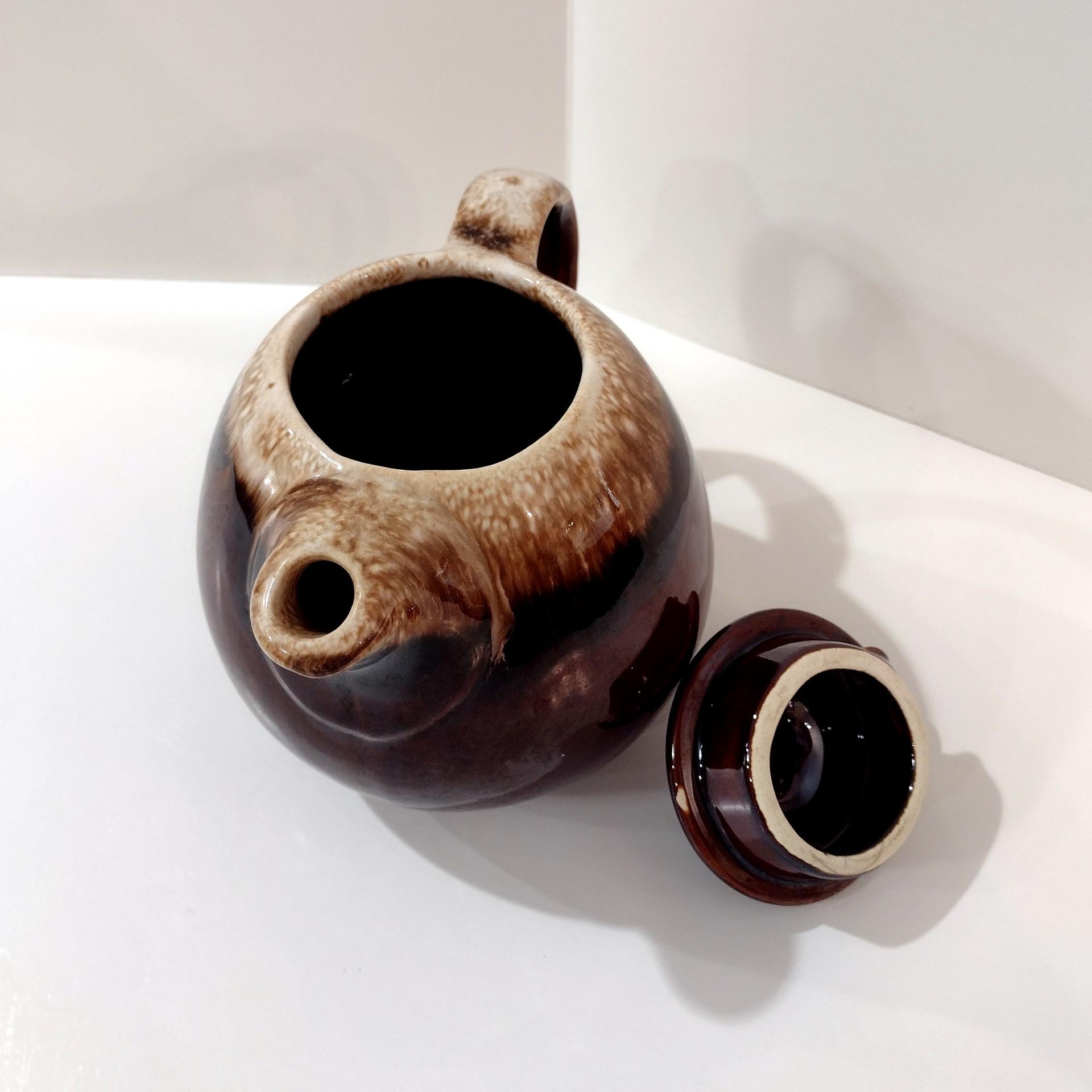 Vintage Hull Pottery Brown Drip Glaze Ceramic Teapot with Lid