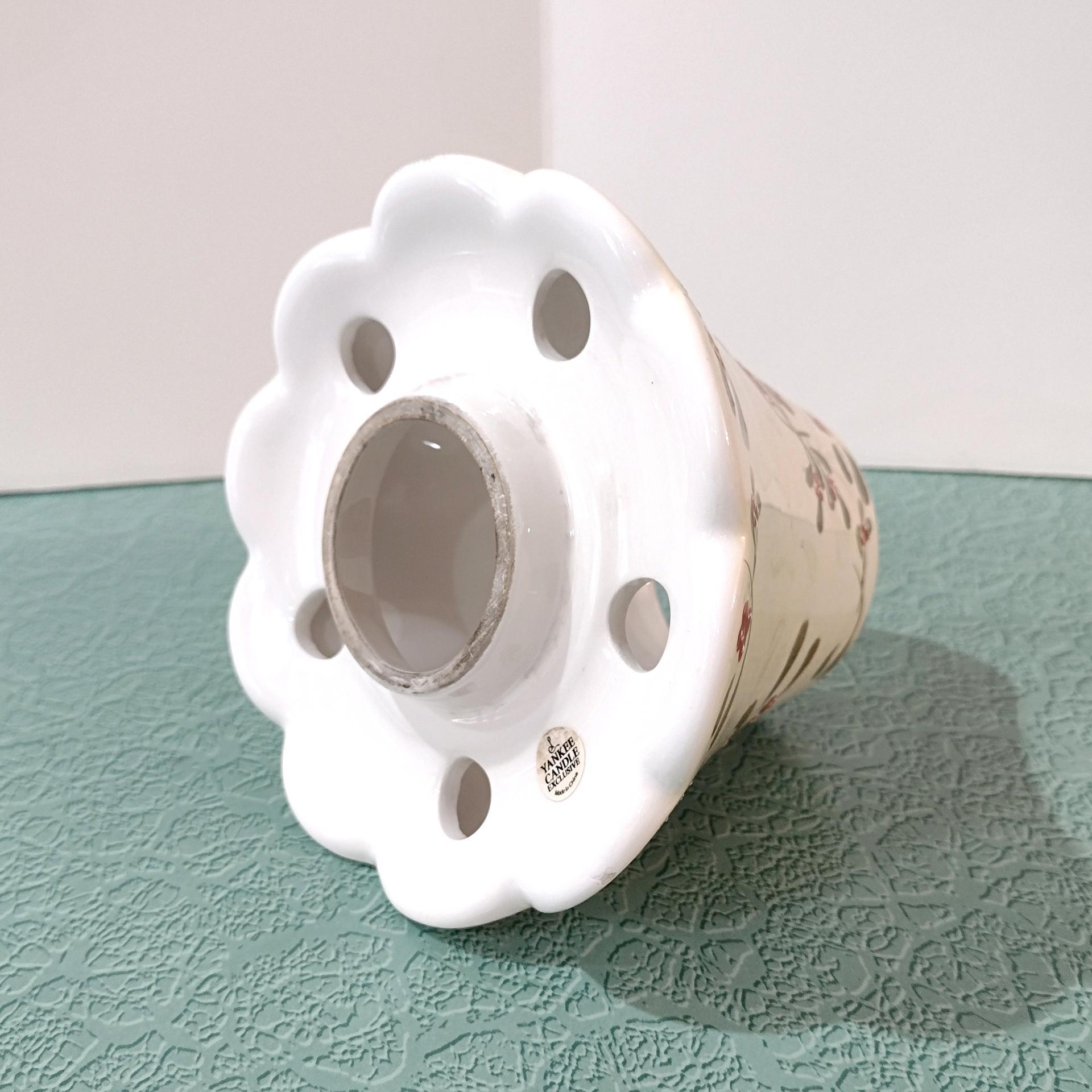 Vintage Yankee Candle Ceramic Shade Jar Topper, Red and Green Mistletoe Design, Holiday Decoration