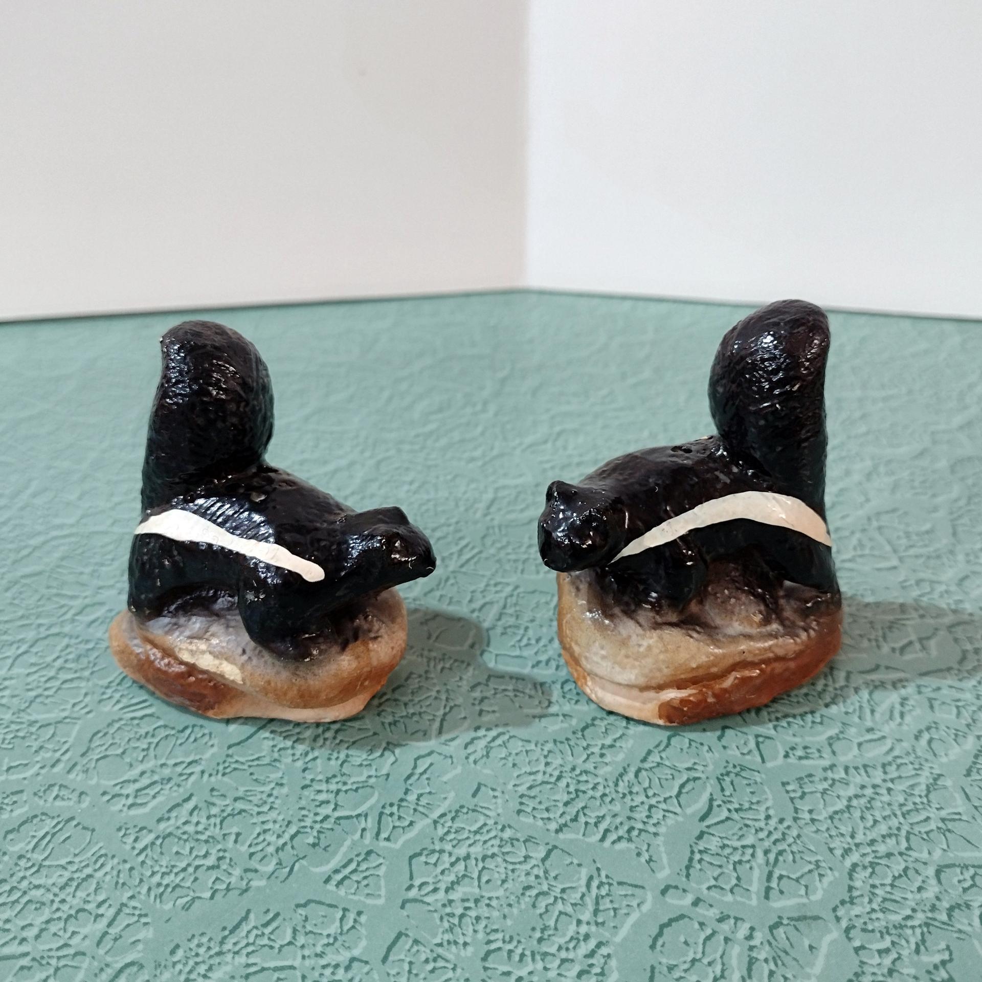 Vintage Ceramic Skunk Salt and Pepper Shaker Set