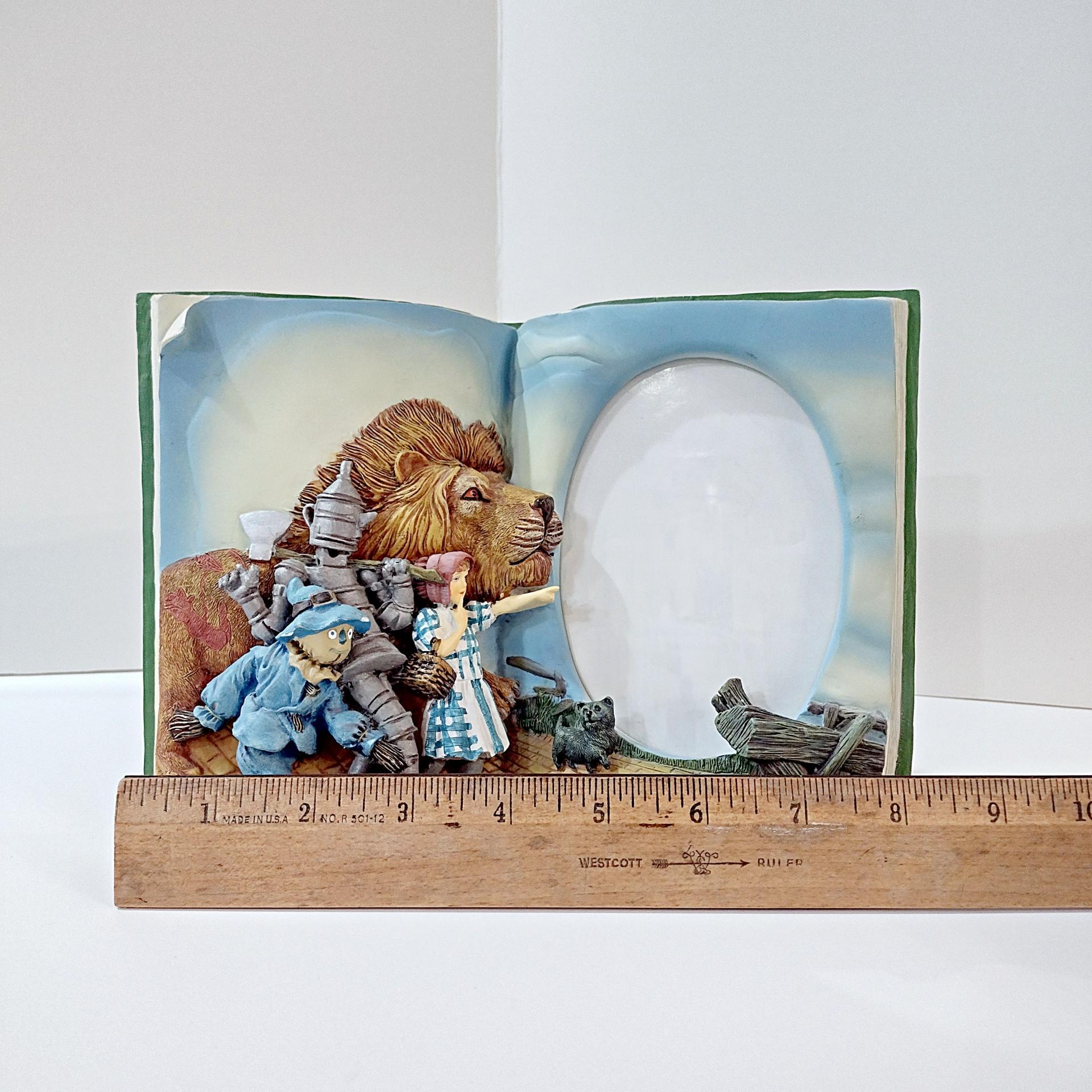Vintage Wizard of Oz Storybook 3 D Picture Frame, 3 1/2" x 5" Photo Frame, Children's Room Decor