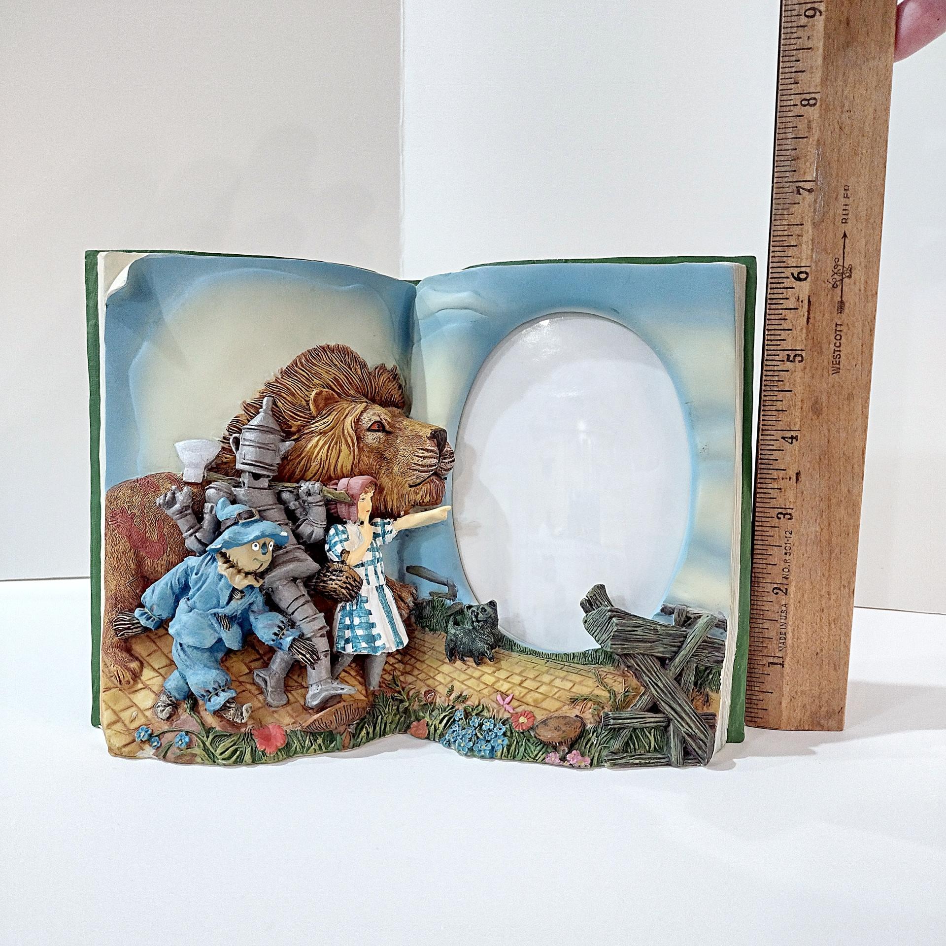 Vintage Wizard of Oz Storybook 3 D Picture Frame, 3 1/2" x 5" Photo Frame, Children's Room Decor