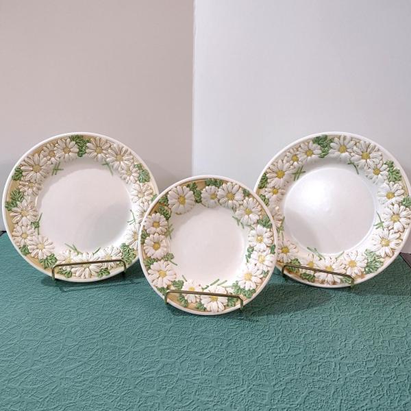 Vintage Sculptured Daisy Metlox Poppy Trail Plates, Set of Three