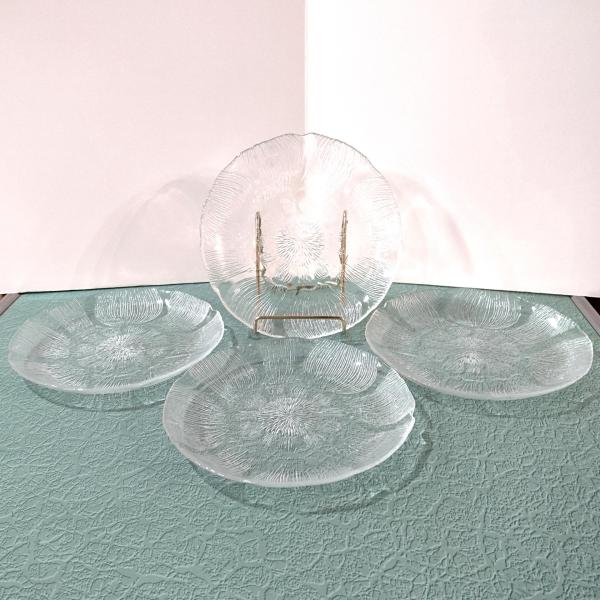 Vintage Arcoroc Fleur 7 1/2 Inch Luncheon Salad Plates, Set of 4