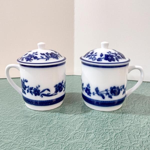 Vintage Williams Sonoma Flow Blue Floral Mugs with Lids, Set of Two